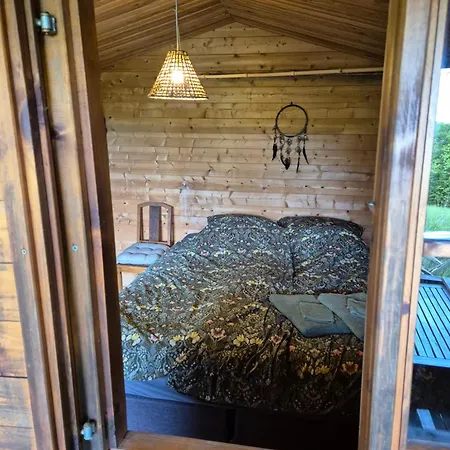 Wooden Cabin In Nature Troche Extérieur photo